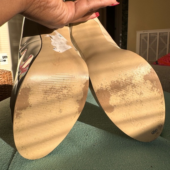 Guess platform heels. 9.5 Patent Leather - Picture 4 of 5